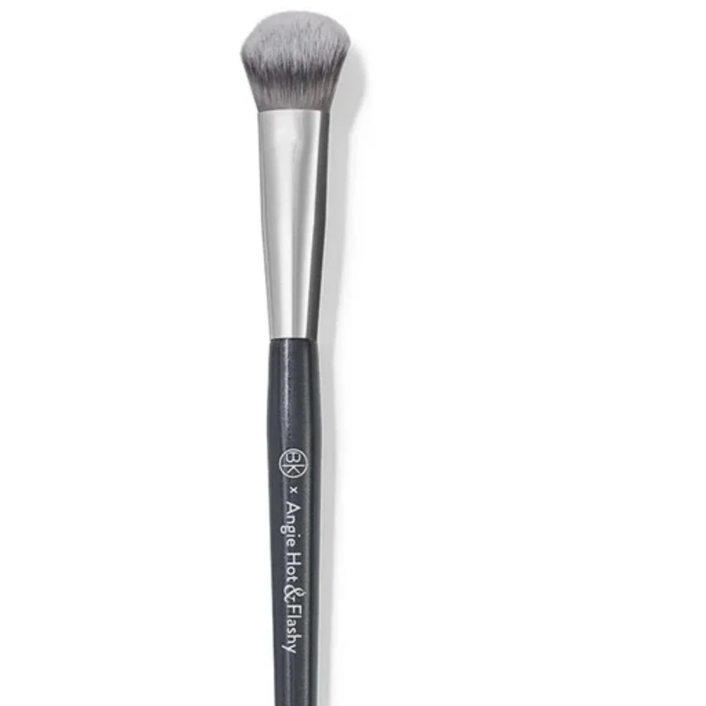 BK Beauty Brushes Angie HOT & FLASHY A506 Concealer Brush Kitten Paw NEW